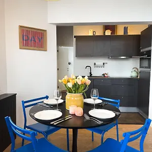 bauhaus-suites.hotelsghent.com/